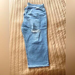 Old Navy Boyfriend Mid-rise Jeans. New with tags. 30w plus size.